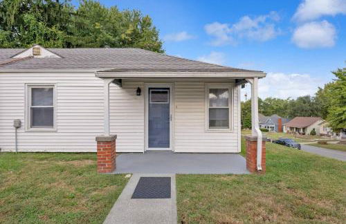 Pony Express 1BR | Pets OK + Laundry | Blue Door - Foto 17