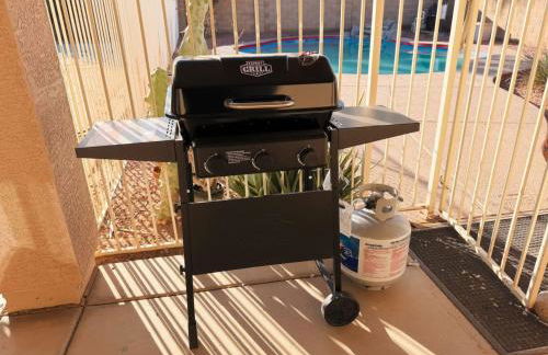 4BR Oasis Private Pool and Large Yard - Foto 9