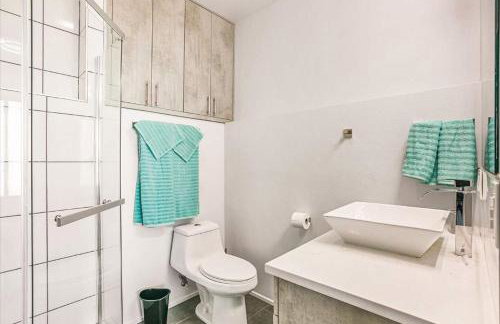 Waterfront Haven with Spectacular View in Bainbridge - Foto 16