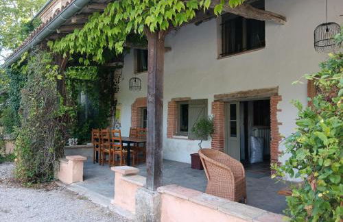 Gite de Coulassy 8 à 10 pers dans parc de 2 hectares - Foto 7