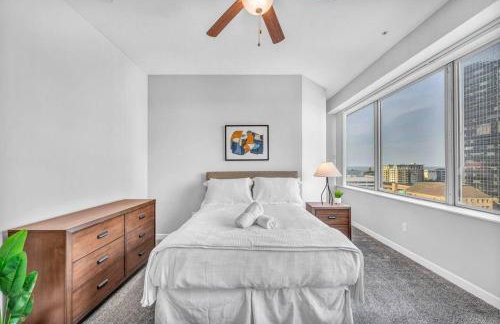 Luxury High-rise Condo w/ Views! Heart of Downtown - Photo 26