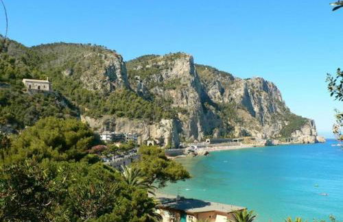 village holiday house with a pool - Photo 32