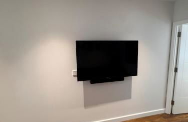 Stunning, newly refurbished flat - Photo 24