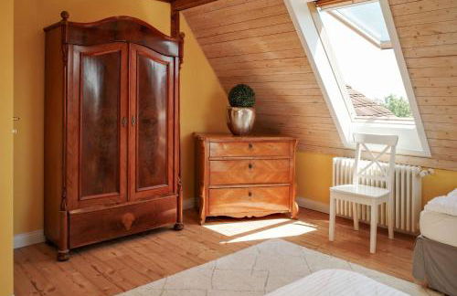 Seeblick-Dachgeschoss in historischer Villa zentral 4 PAX - Foto 24