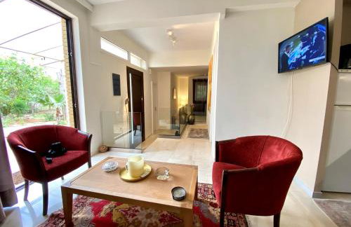 Amazing Garden House - Photo 26