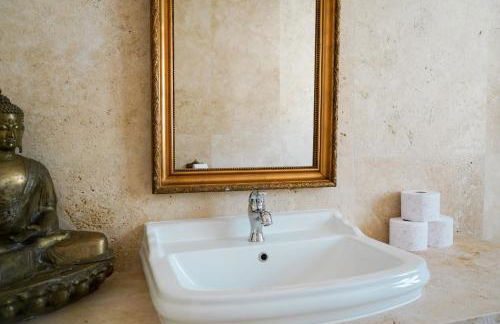 Huge Golf and Spa Mansion 8 min from Puerto Banus - Photo 48