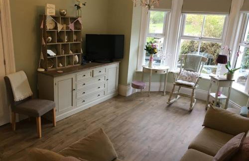 West View, Lakeside, Newby Bridge, 2 mins walk to Lake Windermere, Delightful property with Hot Tub - Foto 3