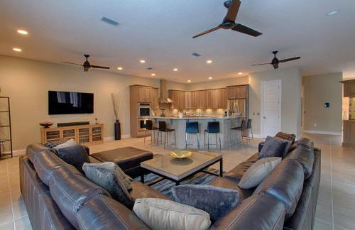 Luxury Mansion Pool Hot Tub Theater Outdoor Kitchen BBQ GM RM 2 Miles Disney - Foto 72