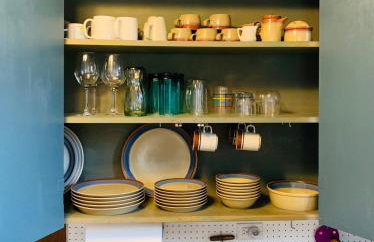 VINTAGE RIVER CAMP CABIN! PRIVATE RIVER ACCESs! - Foto 13