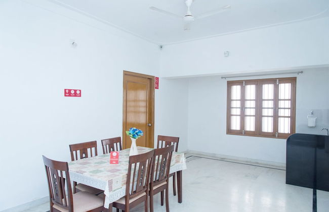 OYO 11064 Home Elegant 3BHK Villa Near Hiran Magri - Photo 15
