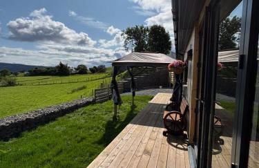 Luxurious, Unique & Elegant Cottage with Hot Tub - Foto 30