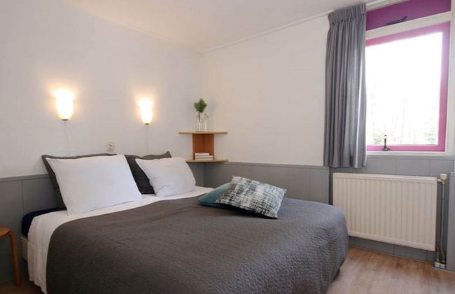 Bungalow With a Tree House box bed on Veluwe - Photo 2