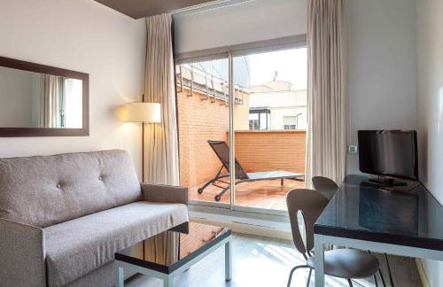 Suites Viena Plaza de España - Photo 59