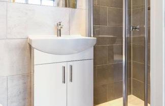 Luxury House 4 ensuite bedrooms, free parking ,wifi - Foto 21