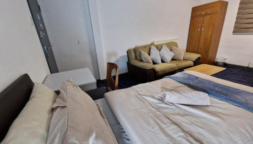 Room near East Midland Airport 5 - Foto 4, towels, wardrobe