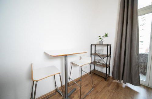 WHITE 60 QM Apartment - Zentral - Balkon - Messe - Foto 9