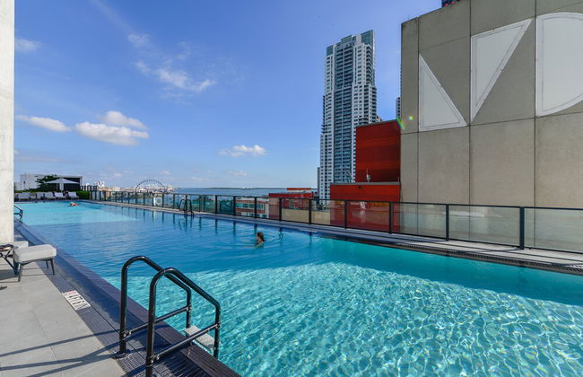 Apt with Stunning View at Downtown Miami - Photo 30