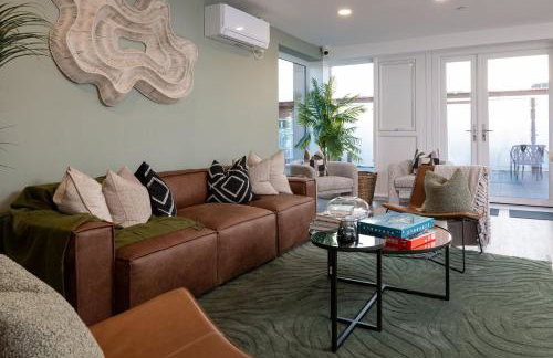 BRAND NEW! Modern & Spacious Serviced Apartments With FREE Parking & Gym by Rapid Returns - Professional Host - Foto 13