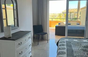 Luxury Apartment Elviria Hills - Stunning Views - Photo 23