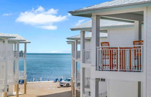 Oceanfront Islamorada Townhome with Dock and Pool - Foto 6
