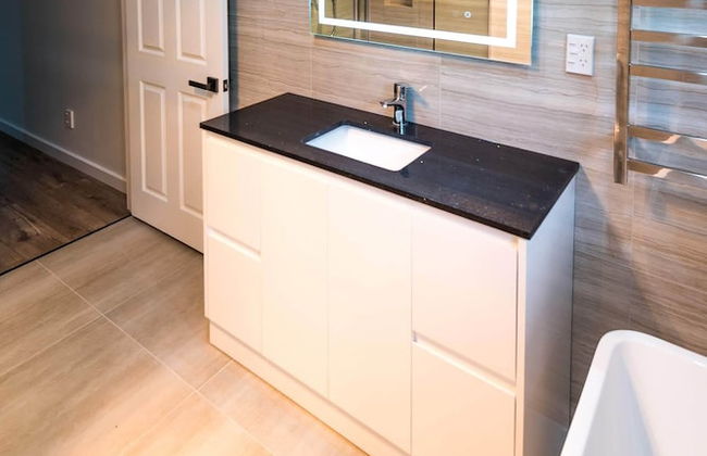 Brand New 5BR home with view of the sea - Photo 37