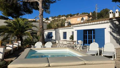 Let's Holidays 7 Xemeneies house - Photo 1