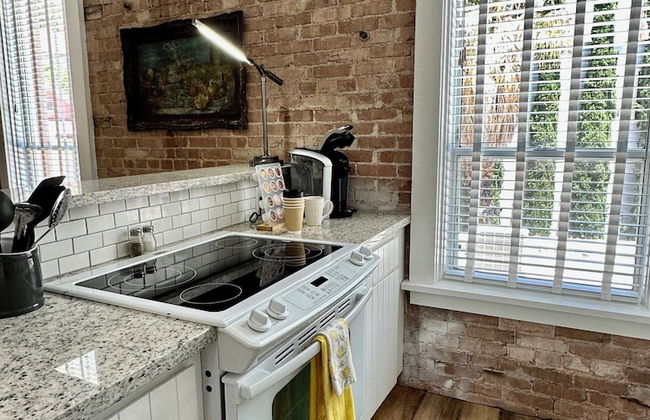 Bisbee Brownstone Suites - Photo 33