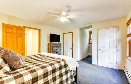 Private Deck and Fire Pit Adirondack Family Home - Foto 21