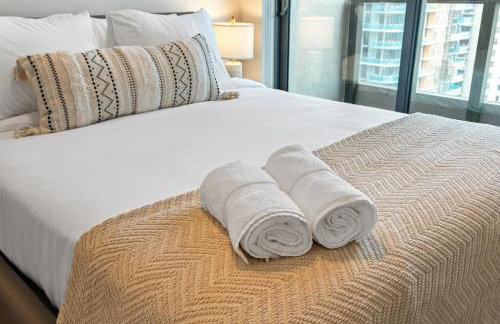 Downtown Condo with Den and Pool Access - Foto 43