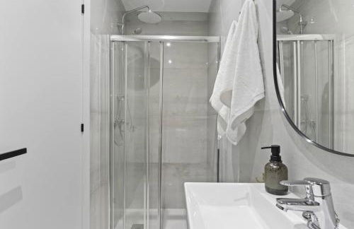 Picasso, para 6 personas, espacioso piso de diseño - Foto 11