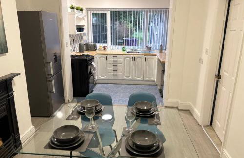 Cozee 2-bed nr New Cross Hospital - Foto 6