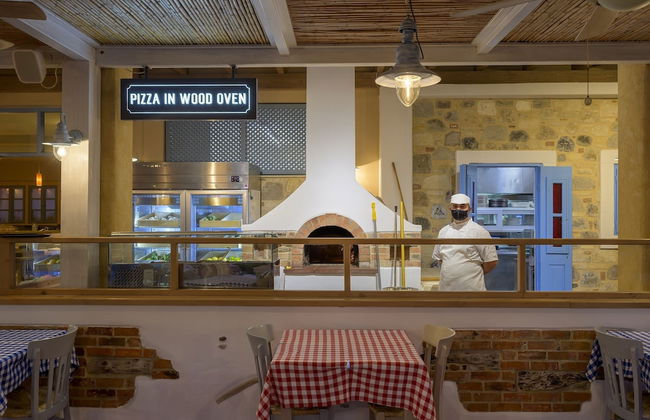 Mythos Suites Hotel - Photo 30