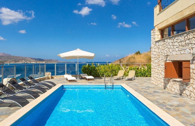 Souda Bay View Large Private Pool Walk to Beach Sea Views A C Wifi - 2119 - Foto 13