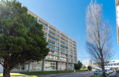 LovelyStay - Casas Brancas - Modern Apartment with Balcony & free private parking - Foto 26