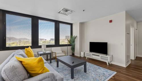 2BR Downtown Apartment with Gym & Deck - Foto 2