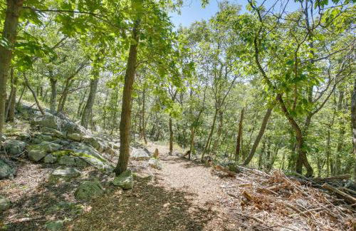 The Glabin Garrison Gem with Hot Tub and Fire Pit - Foto 34