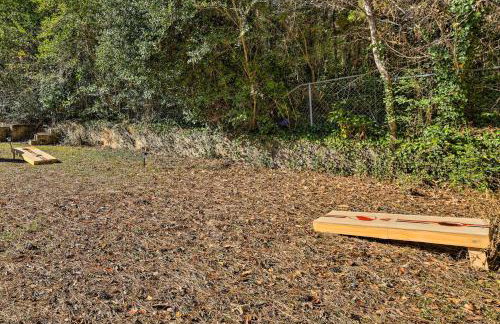 Modern Birmingham Escape with Yard and Fire Pit! - Foto 28