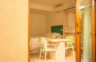 Casa d'Aroeira Residencial Boutique - Centro de Juqueí - Perto de Tudo - 2 quadras do Mar - Serviço de Praia - Roupa de Cama 600 fios algodão Egípcio - Tudo Novo - Estacionamento Interno - Cozinha - Consulte unidades com Ofurô Hidro e Cromoterapia - Foto 23