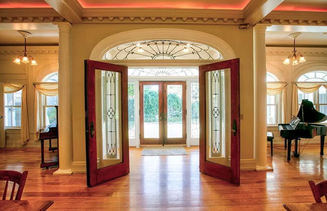 Mansion w 10 Bedrooms Pool and Theater - Foto 9