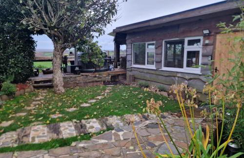 Cosy rustic cabin with hot tub and country views - Foto 33