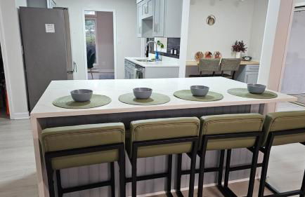 Stunning Lake views with King beds for HPU, Furniture Market, Greensboro, Winston - Photo 35