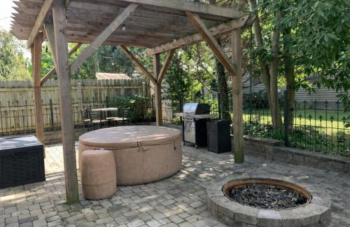 "Madison Manor I" by the River, Hot Tub, Downtown - Foto 1