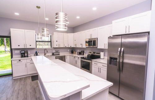 2023 Built! FineArt, Putt-Putt, Hammock, Backyard, Pet and Kid friendly - Photo 10