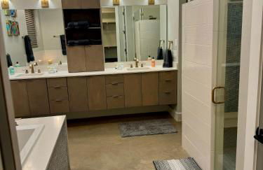 Upscale Modern Hill Country Home! Has it ALL! - Foto 75