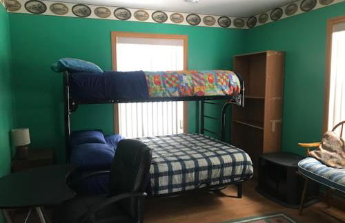 Lakeside Snowmobile - Ski Villa, 4BR 2BA, sleeps 10 - Foto 40