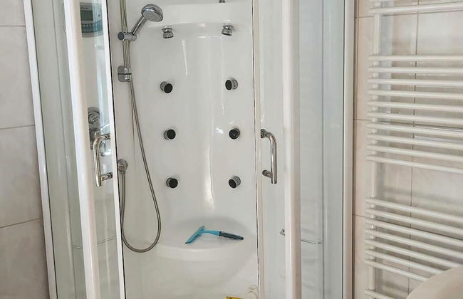 Tidy House With Sauna and Steam Bath, in a Forest - Photo 8