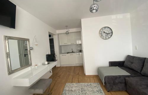 SOLEK, Apartamenty hotelowe i pokoje gościnne ze śniadaniem, przyjazne zwierzętom, wyjątkowe, z widokiem na Jezioro Jamno i w bardzo bliskiej odległości od morza - Foto 33