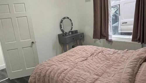 2 Bed Flat - Sleeps 3 - Parking - Wifi - Foto 4