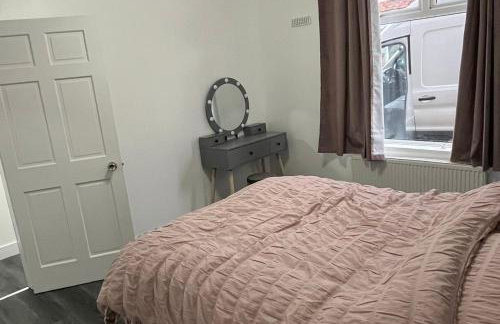 2 Bed Flat - Sleeps 3 - Parking - Wifi - Foto 4