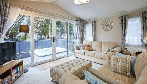 Country Cabin with Hot Tub - Foto 2